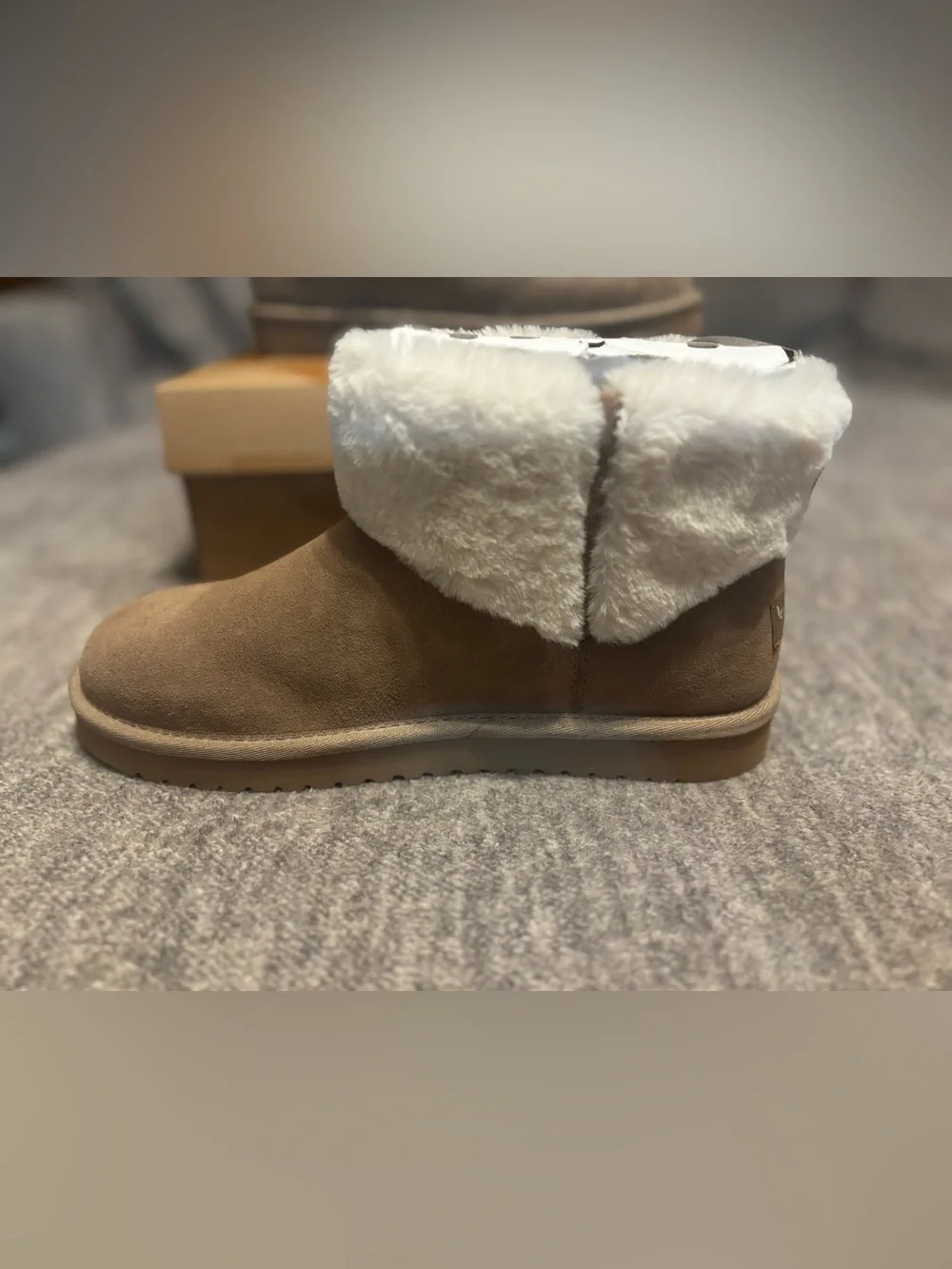 New Koolaburra by UGG Women's Aubrei Mini Boot Size 8